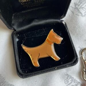 Stylish Brown Dog Pin